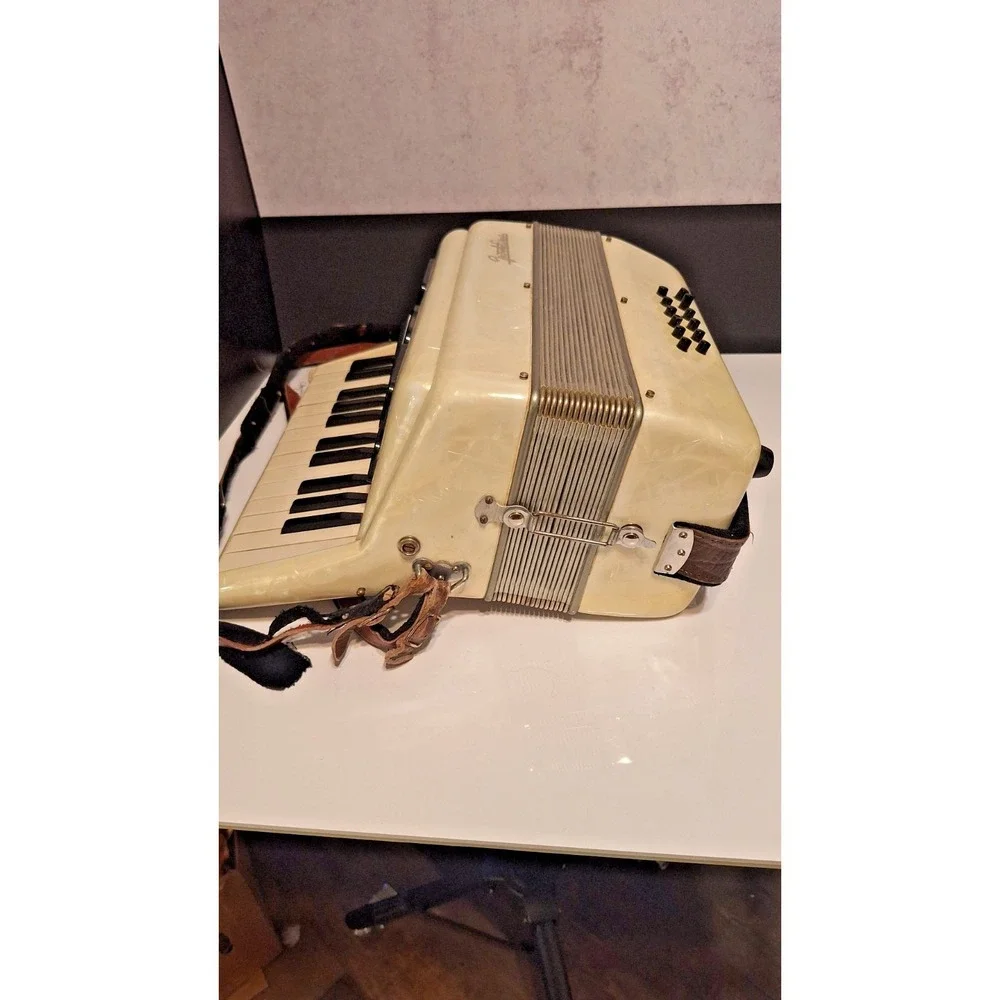 Bonelli Vintage Accordion 12 Bass 25 Key & STRAP MADE IN ITALY Used
